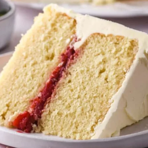 Vanilla Cake With Strawberry Filling
